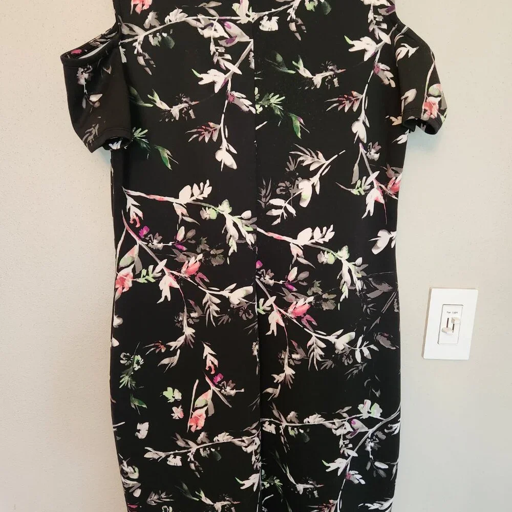 Dress - Picture 3 of 5